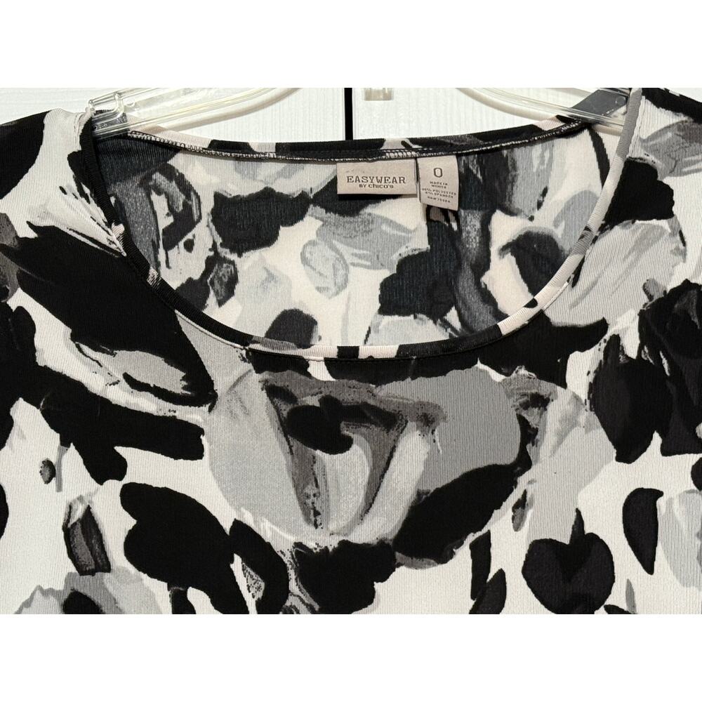 Chico's Easywear Black, White, and Gray Printed Top, Size 0/S - Picture 4 of 4